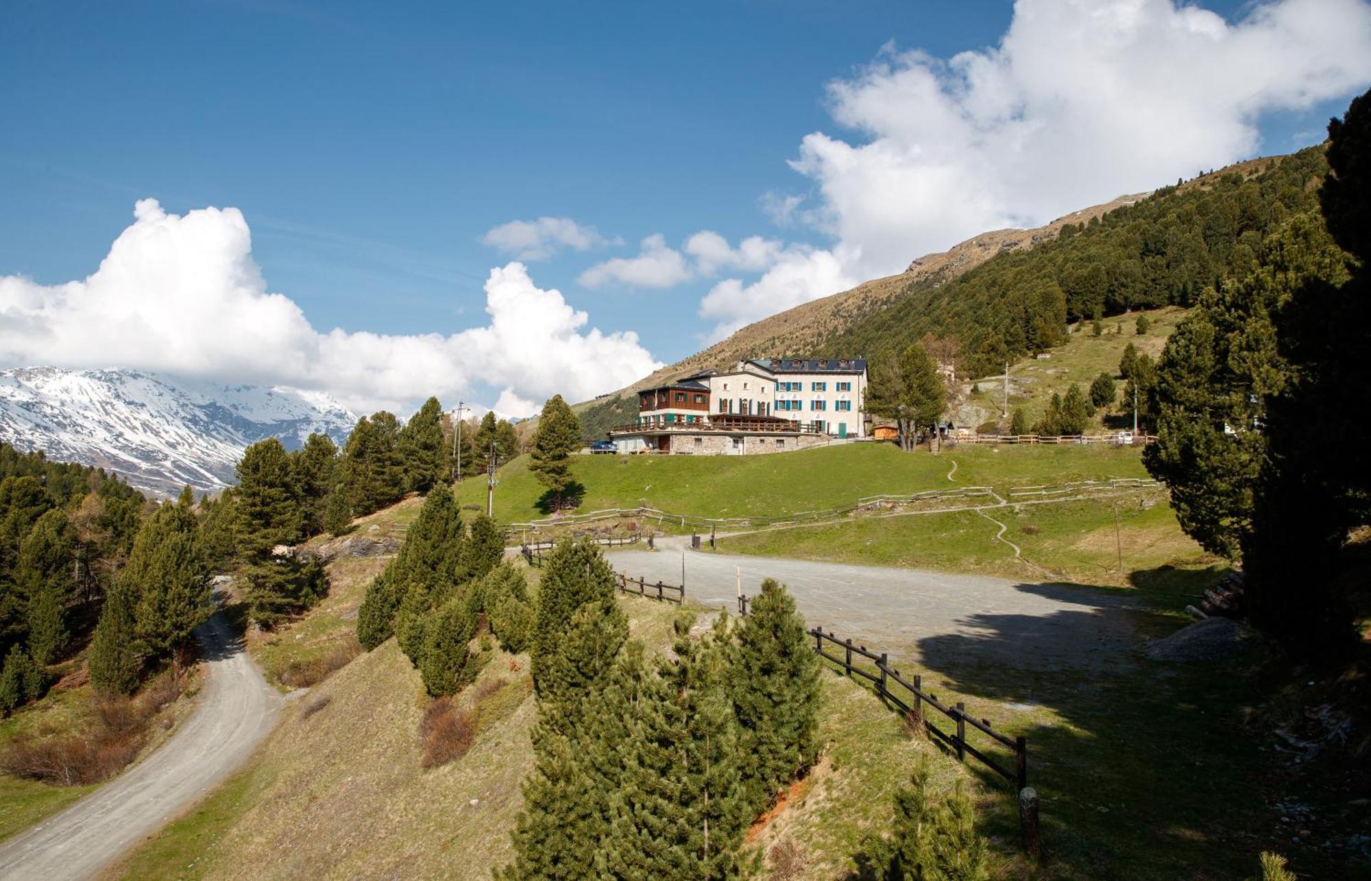 Rifugio Ghiacciaio Dei Forni Hotel Valfurva Ngoại thất bức ảnh
