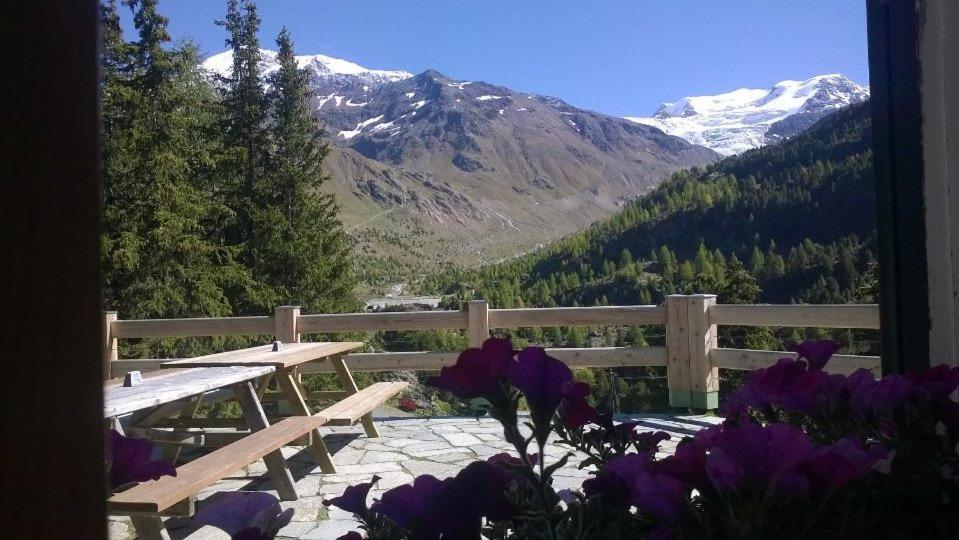 Rifugio Ghiacciaio Dei Forni Hotel Valfurva Ngoại thất bức ảnh