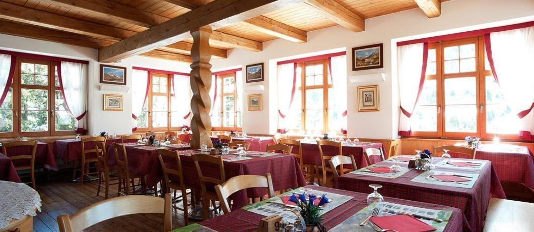 Rifugio Ghiacciaio Dei Forni Hotel Valfurva Ngoại thất bức ảnh